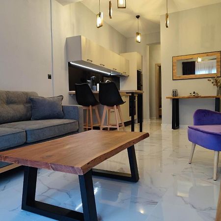 Mary'S Apartment 亚历山德鲁波利斯 外观 照片