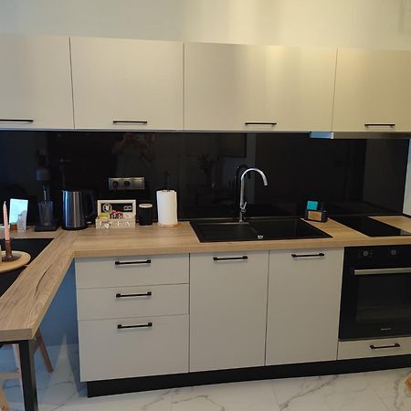 Mary'S Apartment 亚历山德鲁波利斯 外观 照片